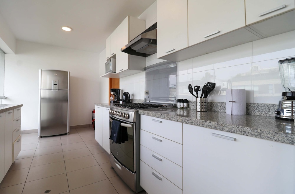 w Radiant 2BR w Modern Terrace in Miraflores