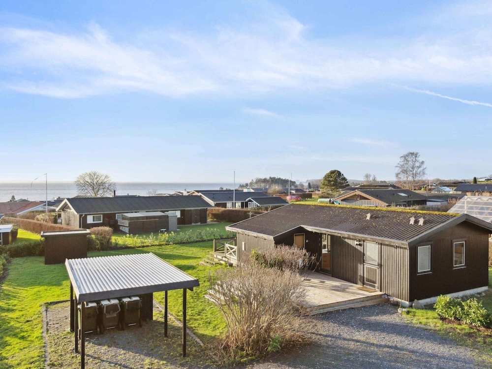 5 Star Holiday Home in Ronde