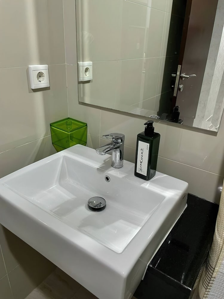 Staycation Jakarta Kensington Royal