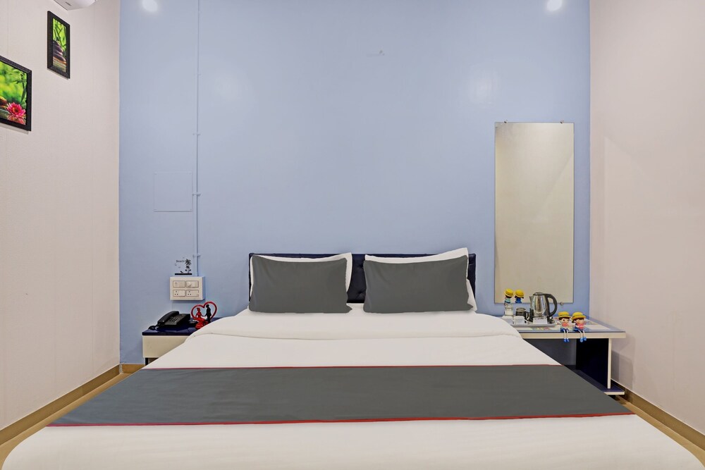 Hotel Solitaire Luxurious AC Rooms Surat