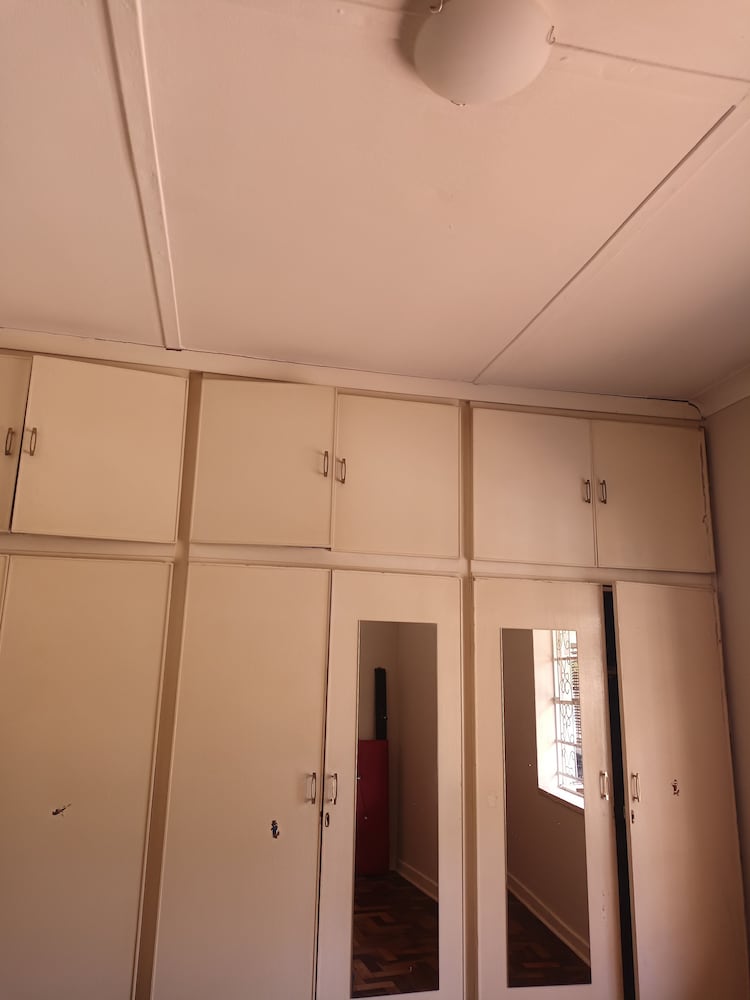 JM TOURS & SAFARIS GUESTHOUSE