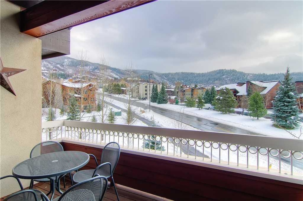 3304 Champagne Lodge, Trappeur's Crossing Apartment 2