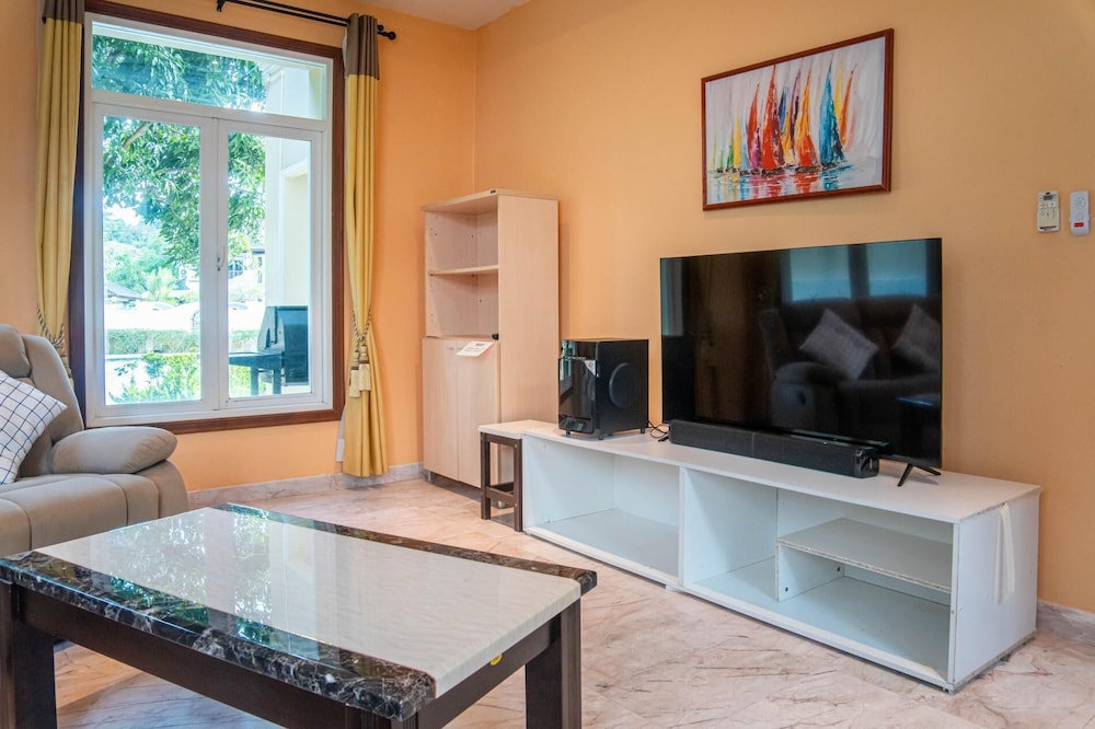7 Bedroom Pool Villa in Kathu SV1