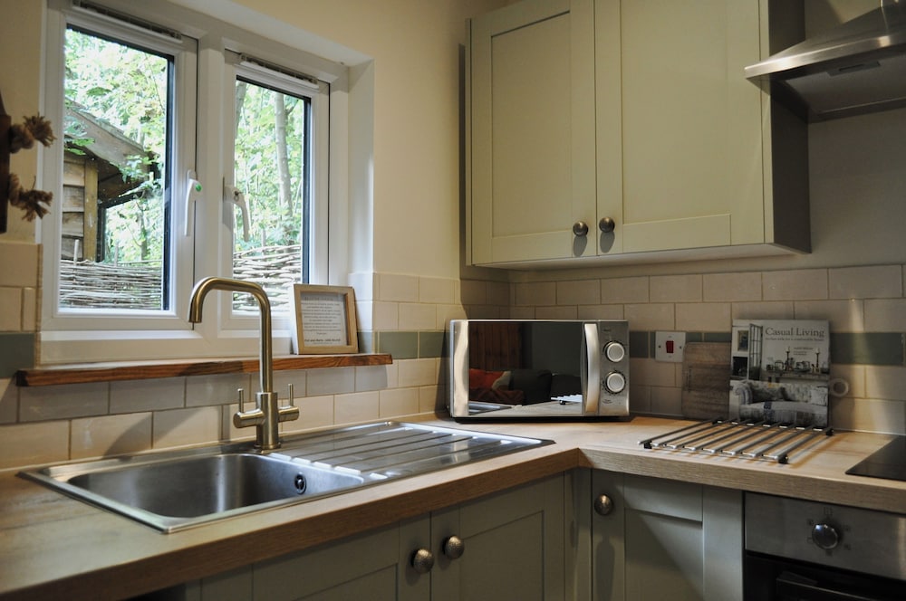 Hayne Barn Estate - Private Estate : 6 Eco Lodges - 1 Studio