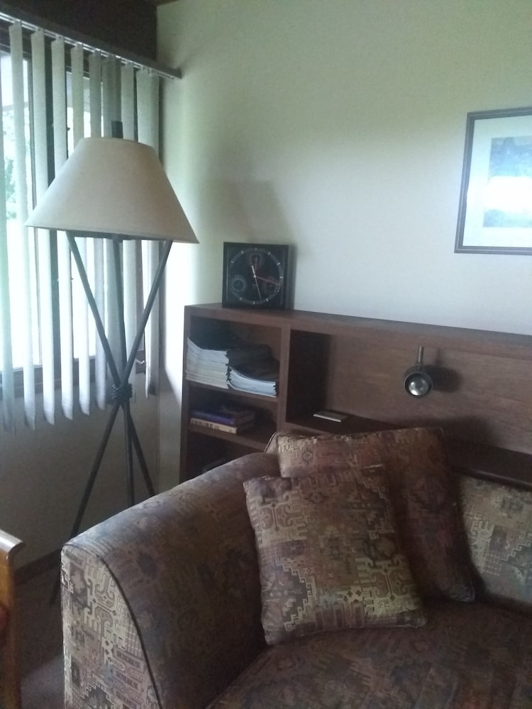 Tanglewood Suites - Property Image 17