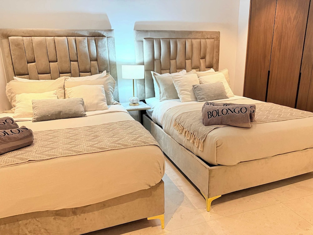 Bolongo: Your Exclusive Oceanfront Escape