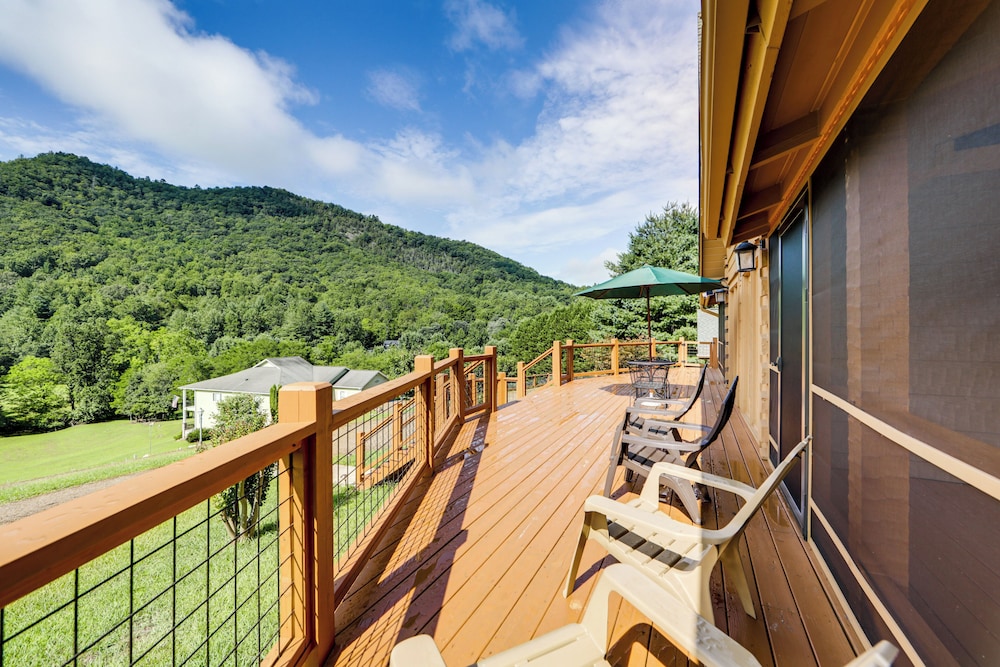 Panoramic Mountain Views & Decks: Franklin Cabin!