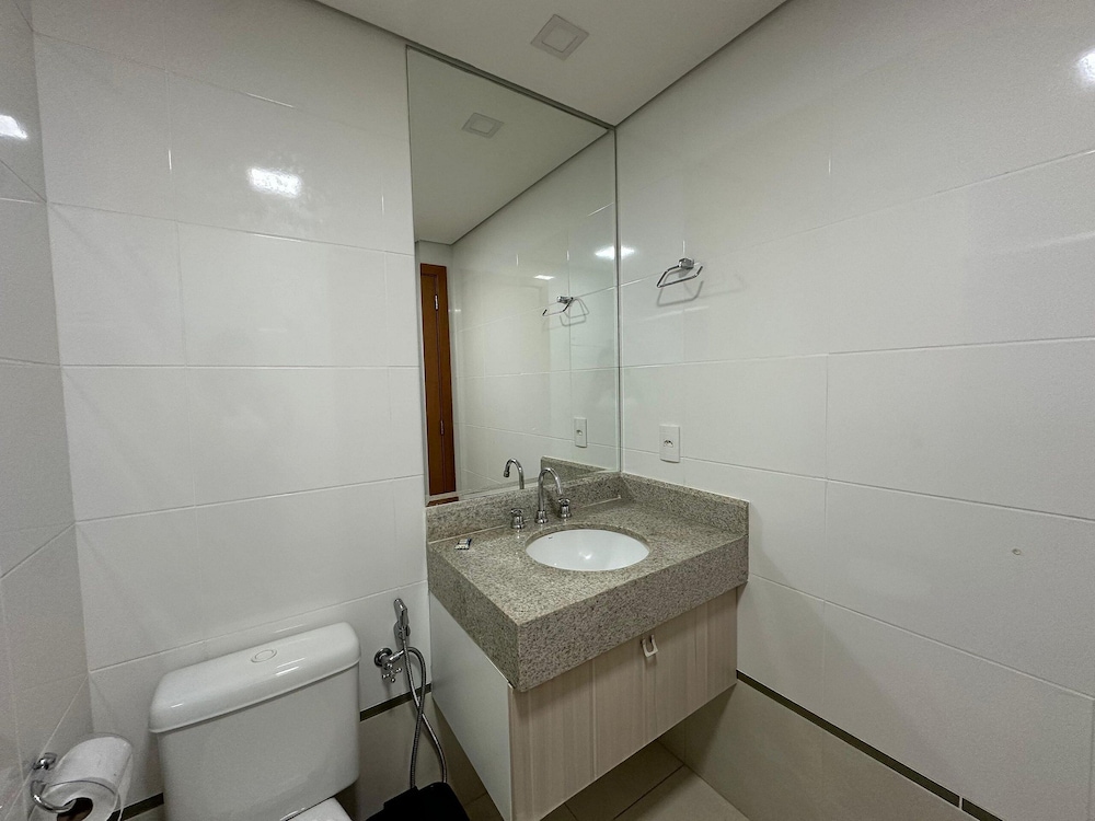 iFlat Brookfield Towers BT3004