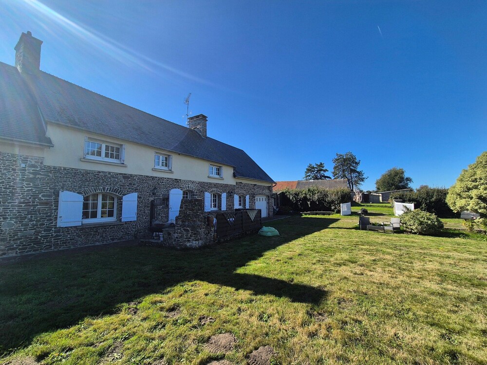 Spacious Family Home Near the Sea