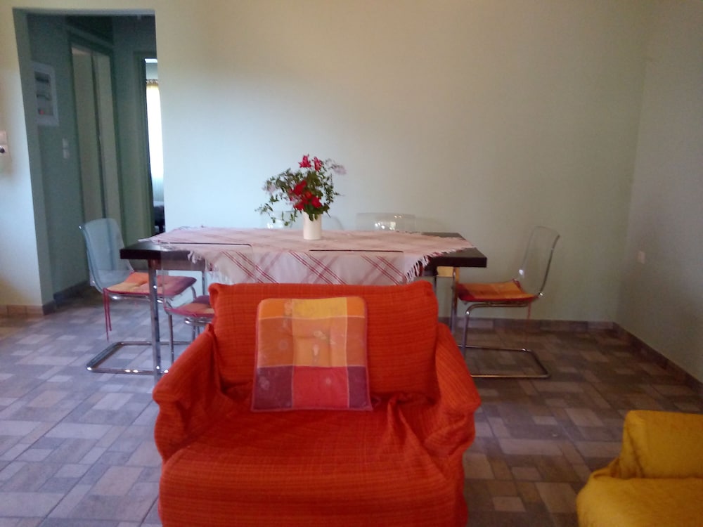 Photo 33