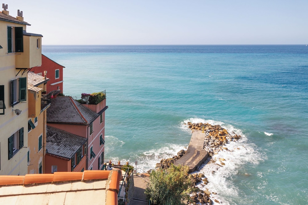 Newly Renovated Ocean View Flat
