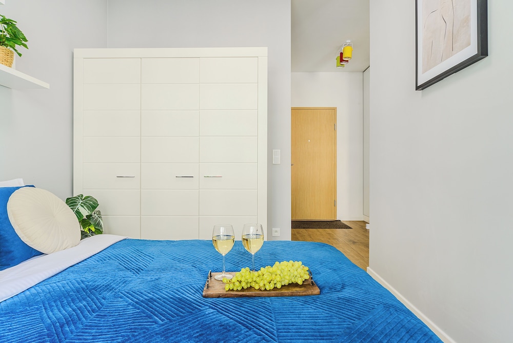 Lumina lux apart near railway station view 5
