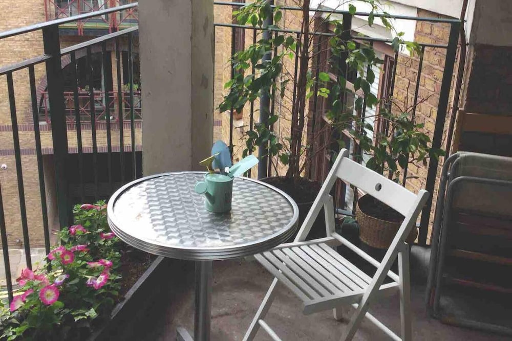 balcony