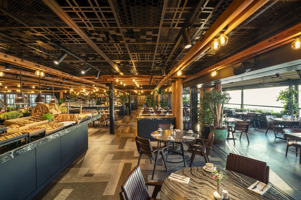 Novotel İstanbul Boğazı - Image 39