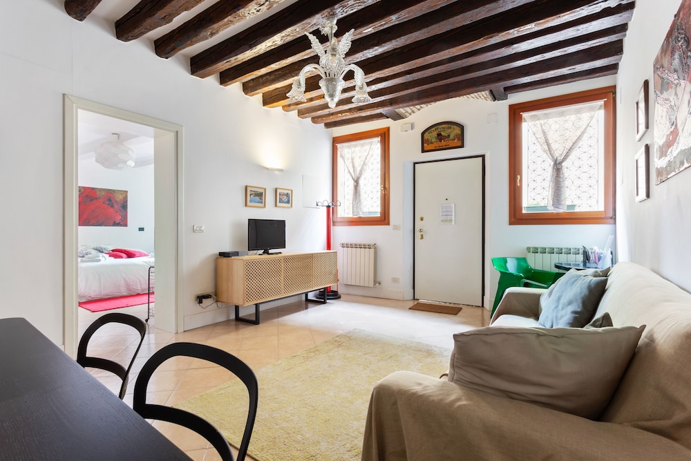 Riva Di Biasio Lovely Flat