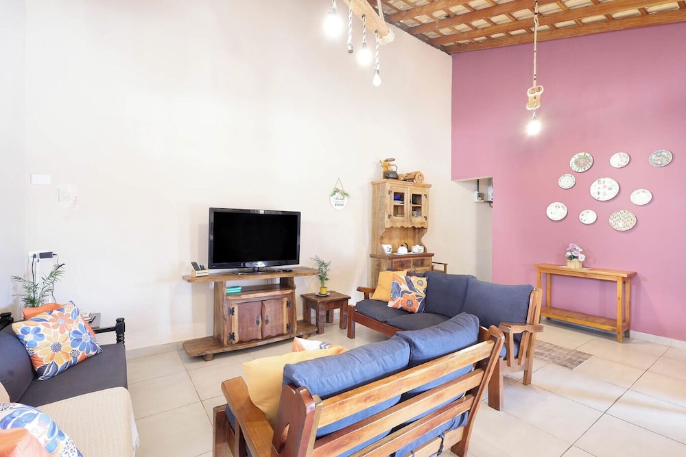 Ch Cara com Piscina Churrasq e Wifi pet Friendly