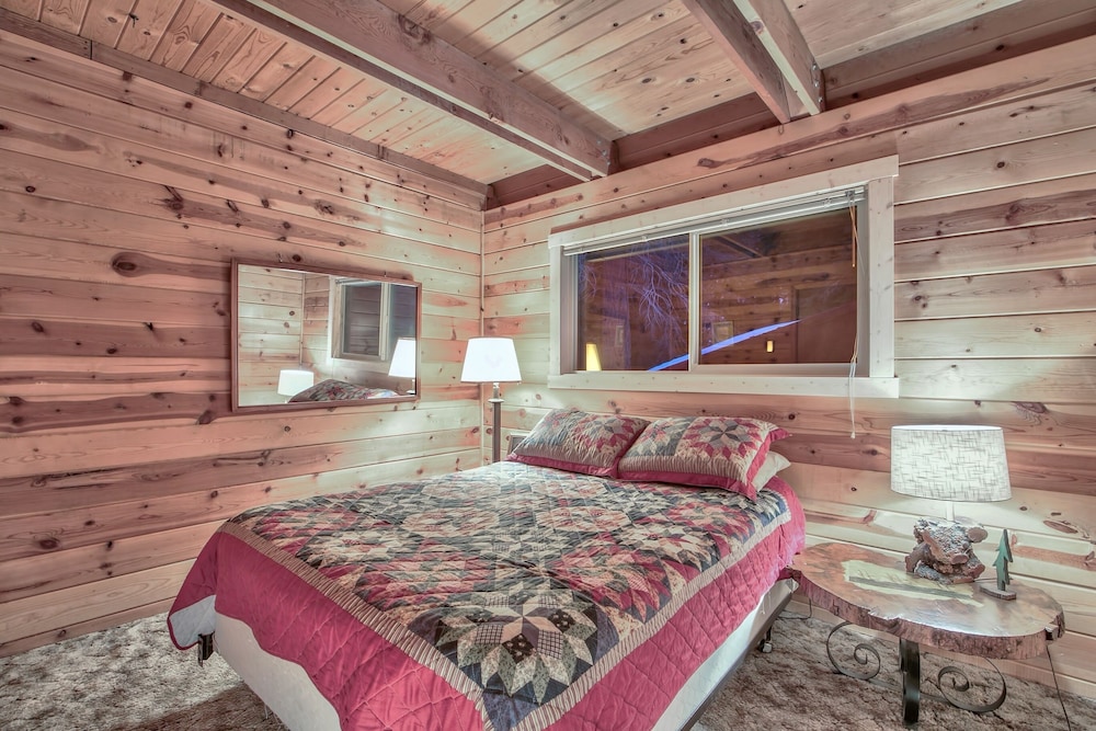 Cholula 811c 4 Bedroom Cabin by RedAwning view 2