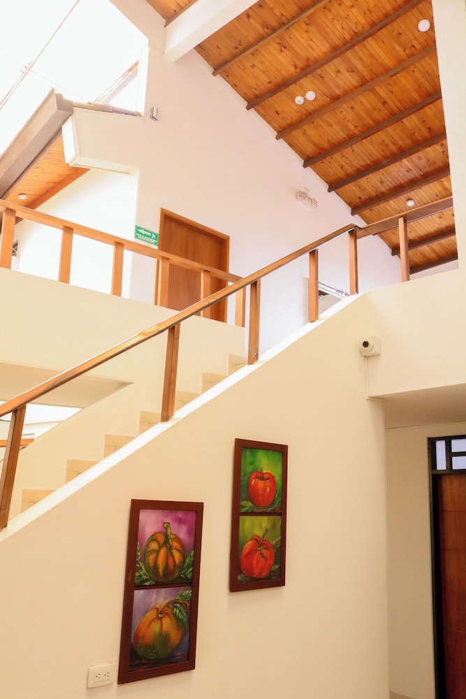 Hostal CaliView Inn