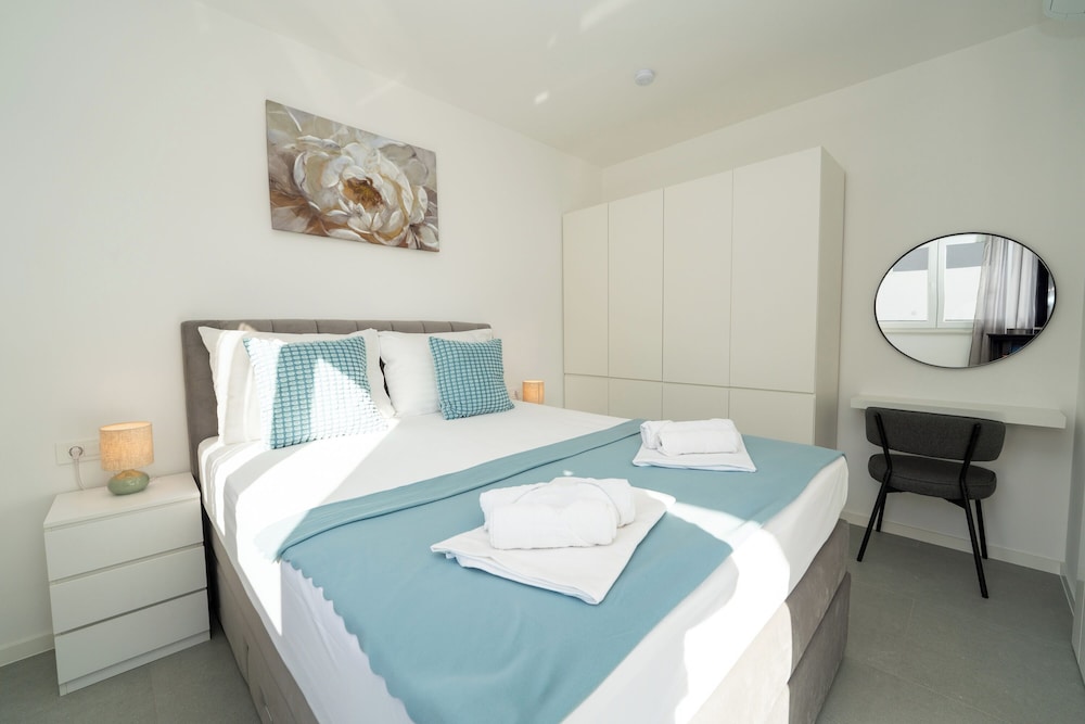 Smash 2 - Two-bedroom Apartments