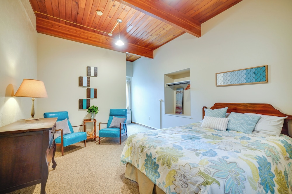 Grand Rural Wisconsin Retreat: Full Indoor Gym