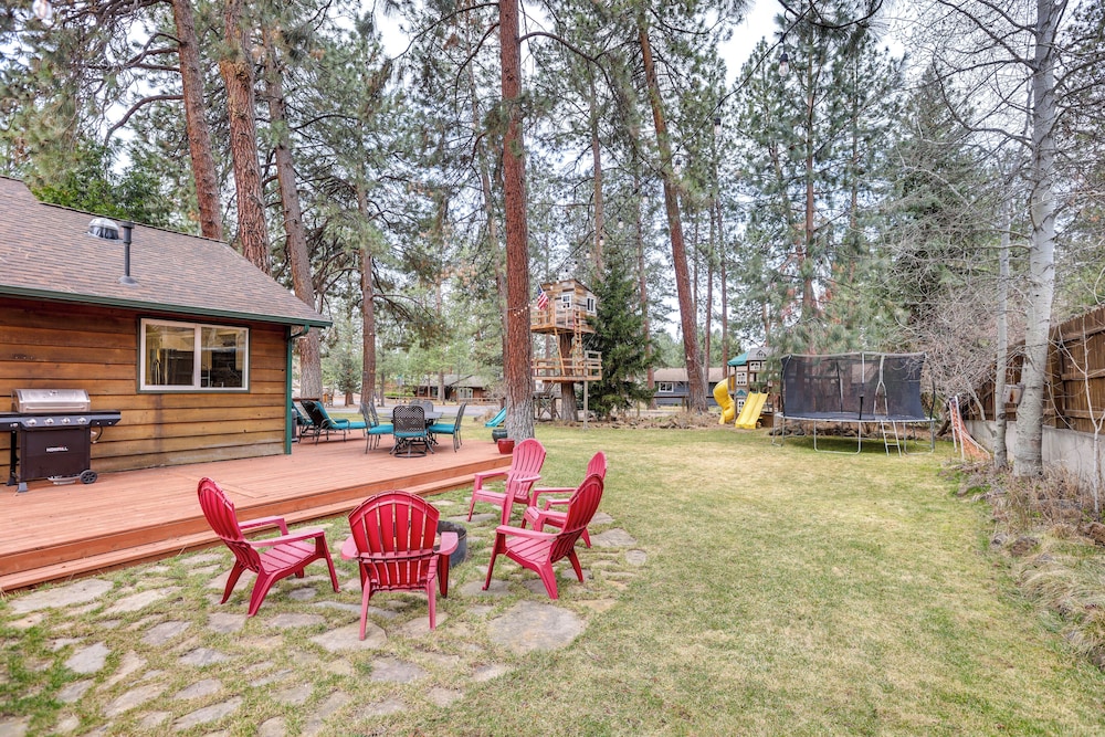 3 Mi to Old Mill District: Family Retreat w/ Yard