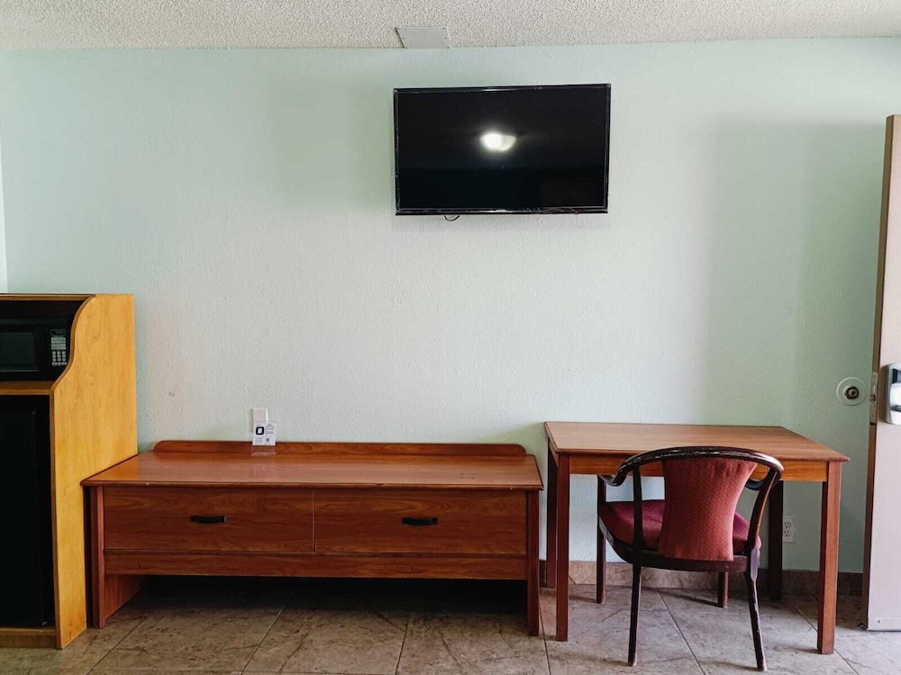 Budget Inn By OYO Edinburg Hwy 281