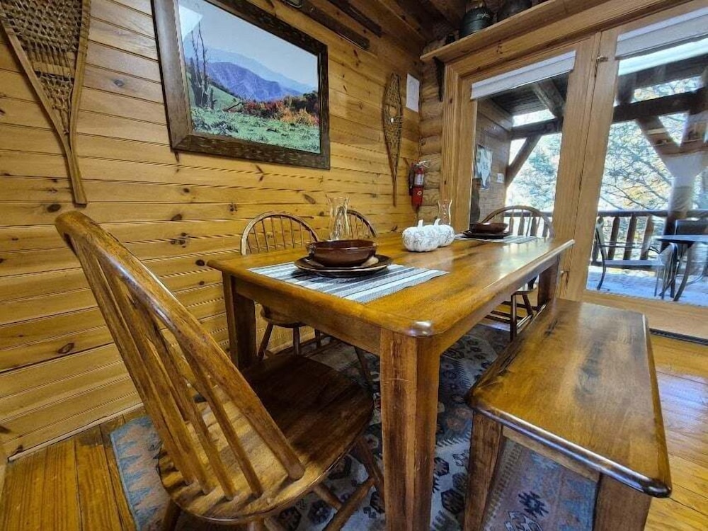 Reservation 2 Bedroom Cabin
