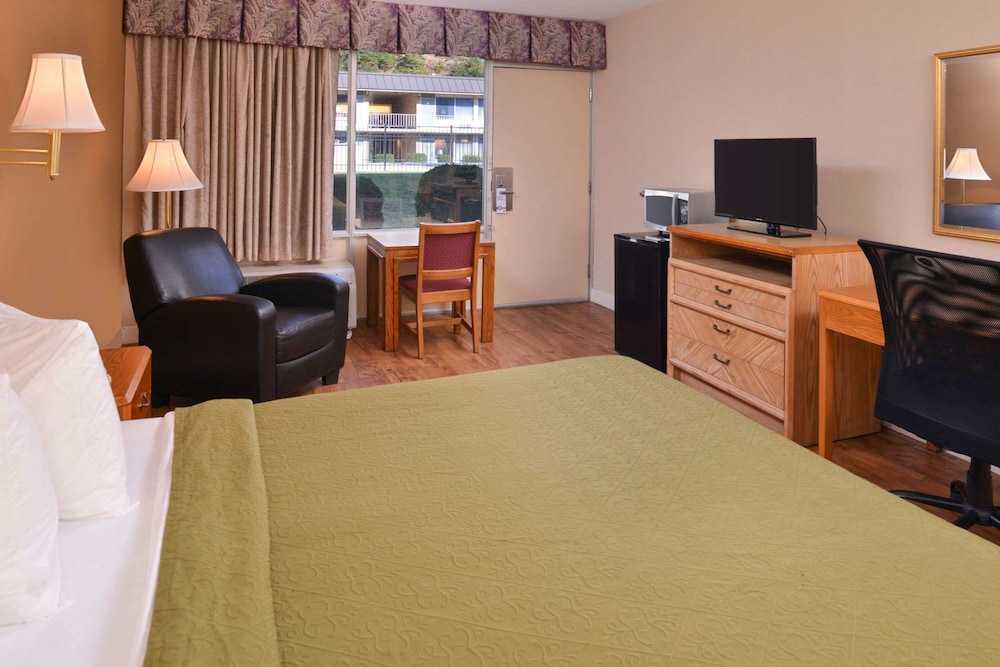 Collinsville Vacations - Quality Inn Dutch Inn - Property Image 23