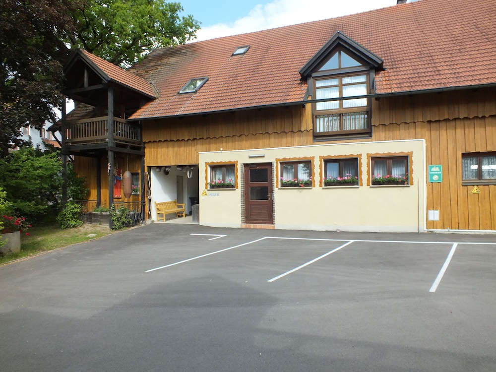 Appartements & Reitschule Fuchsenhof view 4