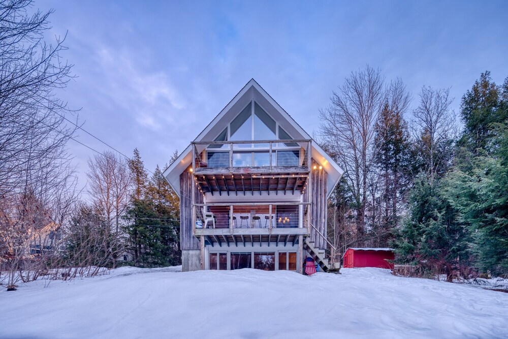 Classic Stowe Ski 3 Bedroom Chalet by RedAwning view 4