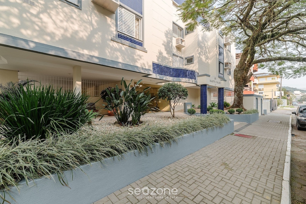 2 b ap, 400m the Beach, Jurere Downtown Rgp208