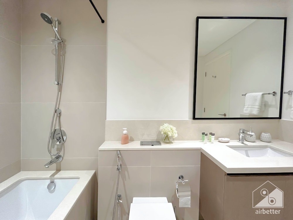 Luxury & Elegance at Burj Crown Downtown