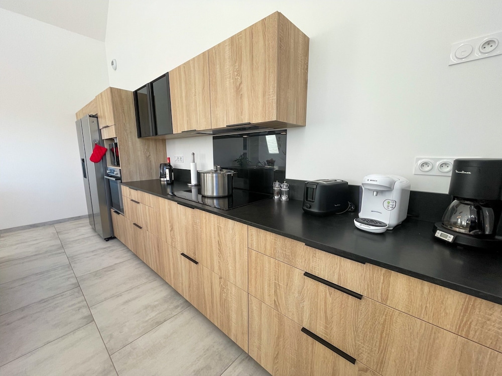 House in Ploudalmezeau With Heated Pool & Beaches