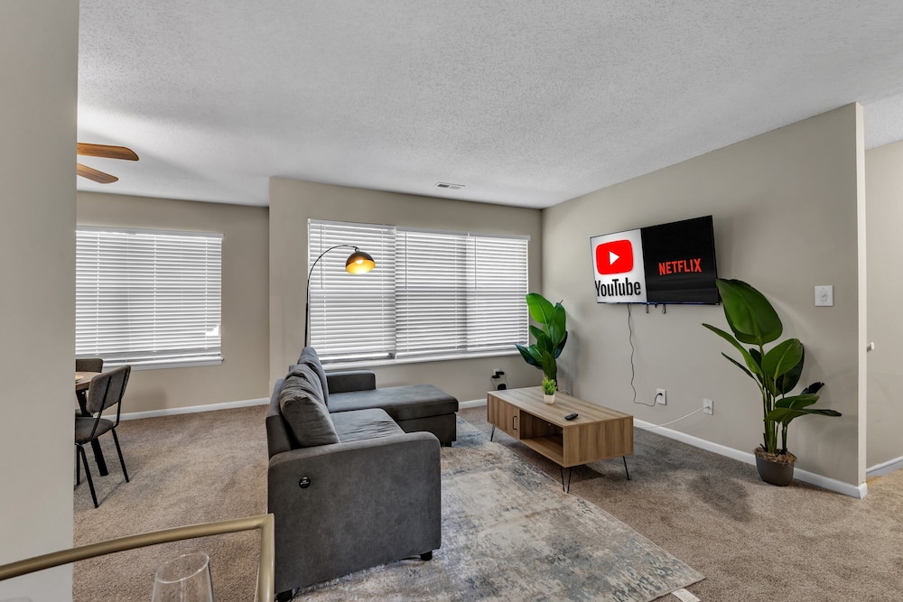 King 2BR Suite in Research Triangle Park