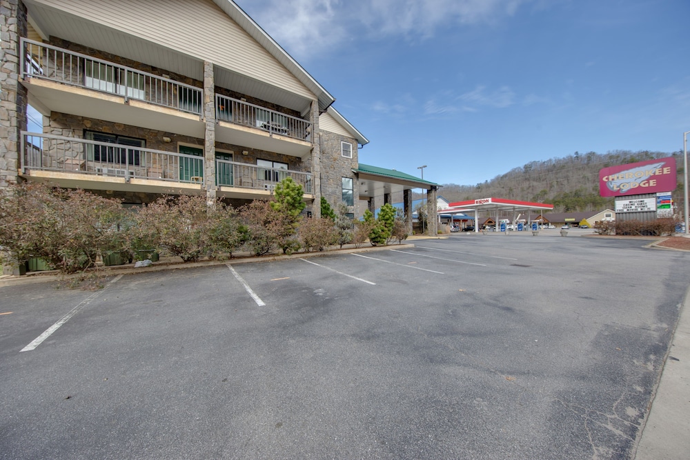 Cherokee Lodge