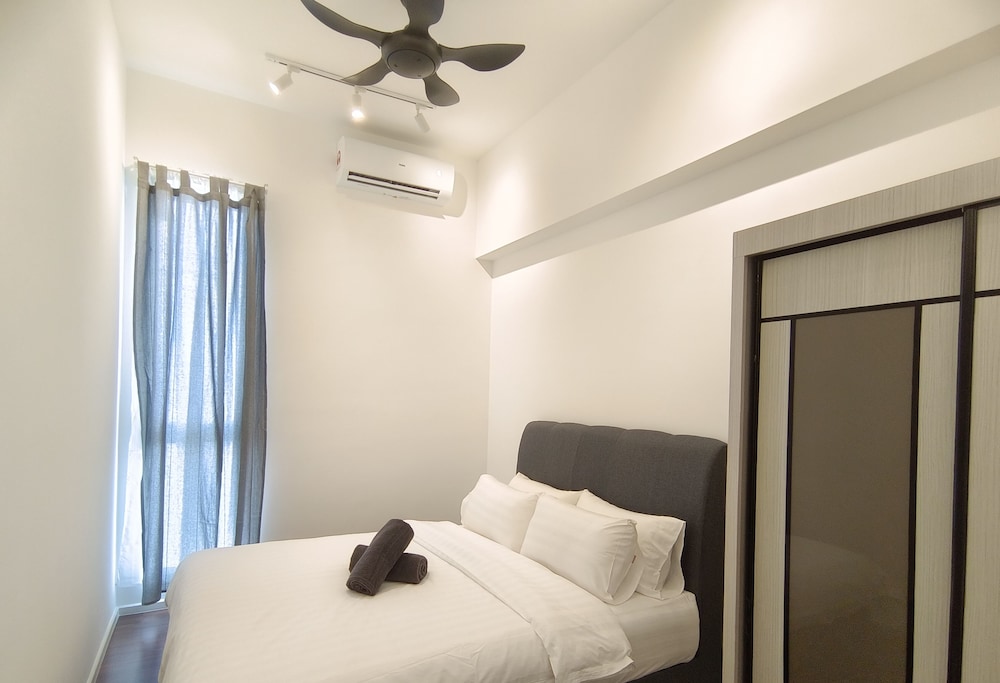 UNA Serviced Apartment by Manatidur