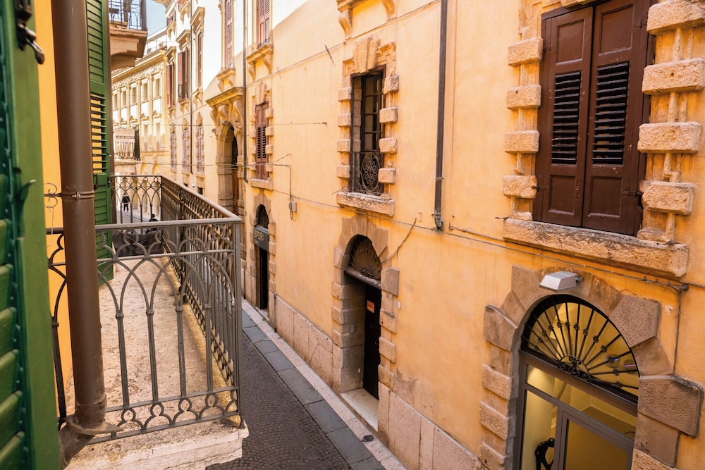 Moderna casa a 30 metri dall'Arena
