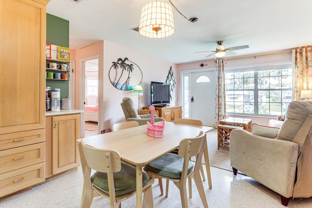 4 Mi to Beaches: Vibrant Stuart Villa w/ Patio!