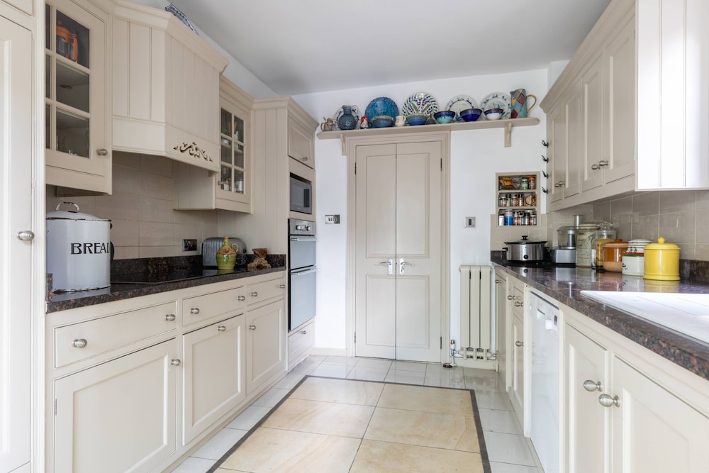 Lilyville Road III by Onefinestay