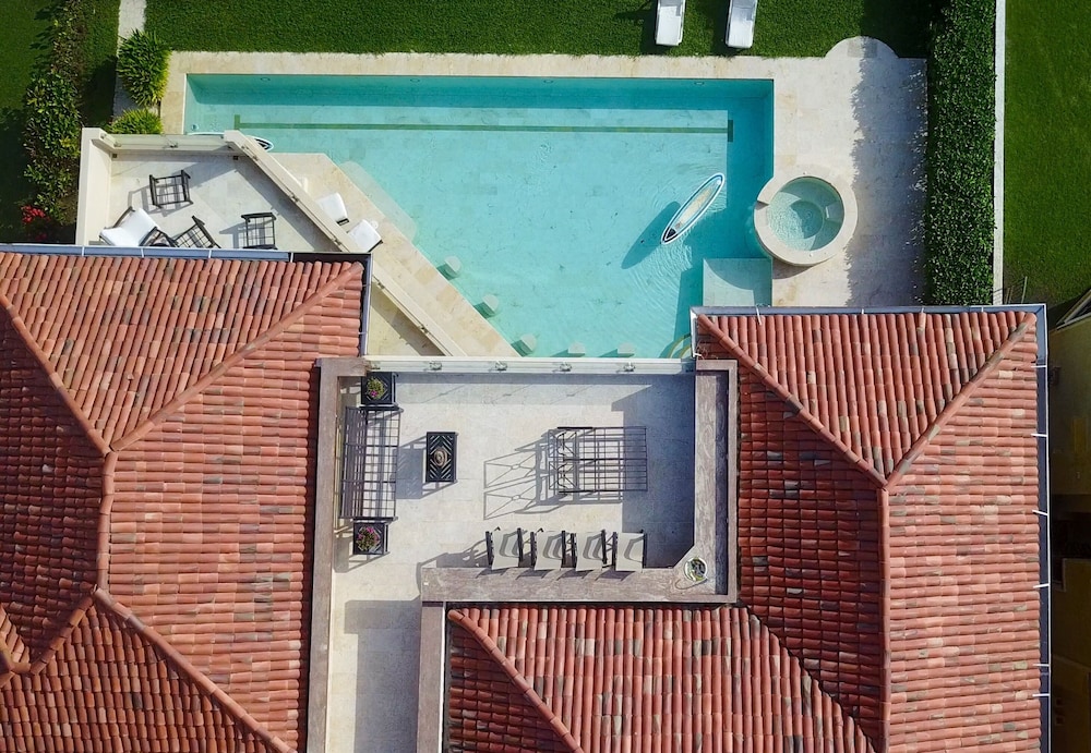 Luxury Villa on The Beach - Hermosa Palms 10A