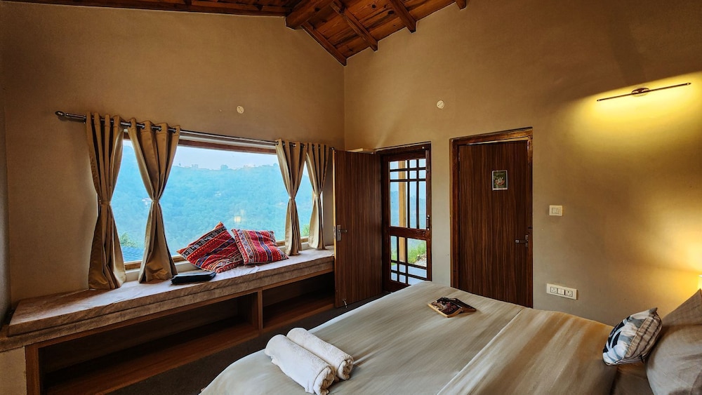 LiveAway Mukteshwar by PACK