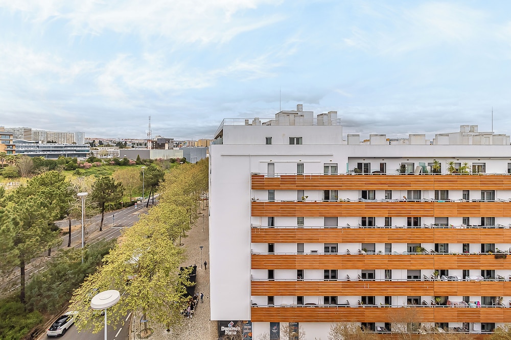 Stylish Stay in Lisbon-Scenic Views