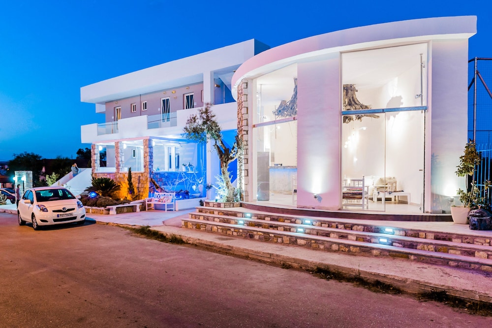 Kouros Home Hotel
