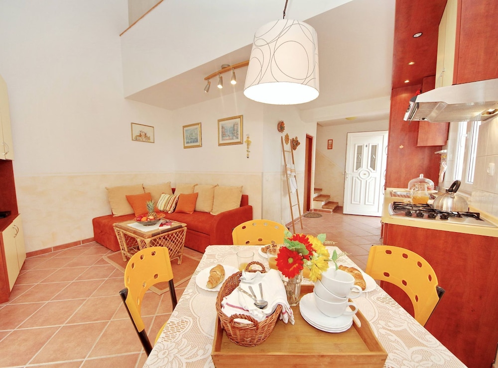 Seafront Apartments Deveron