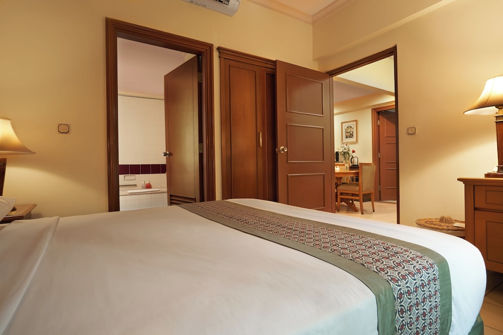 Asuka Hotel MM2100 Industrial Town