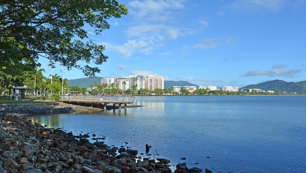 Cairns Aquarius