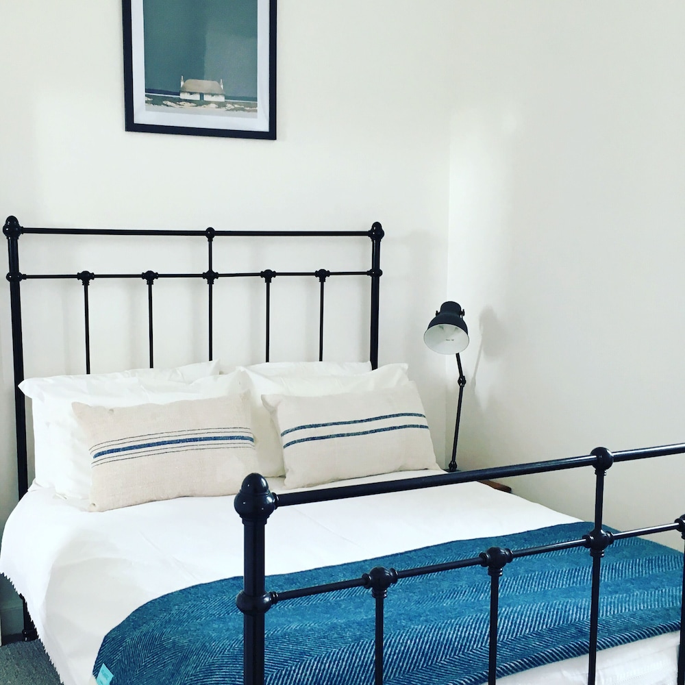 Kirkapol Beach Sleeps 4 With Dog Access view 3