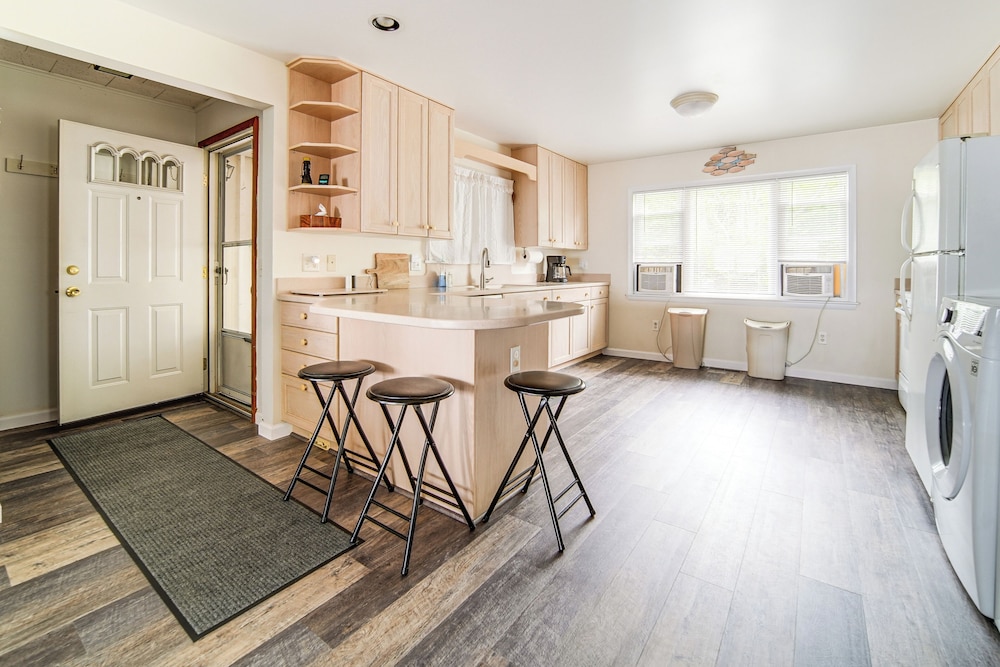 Waterfront Chautauqua Lake Home w/ Deck & Grill!