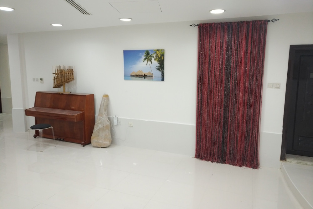 Emirates Hills Lake View Villa
