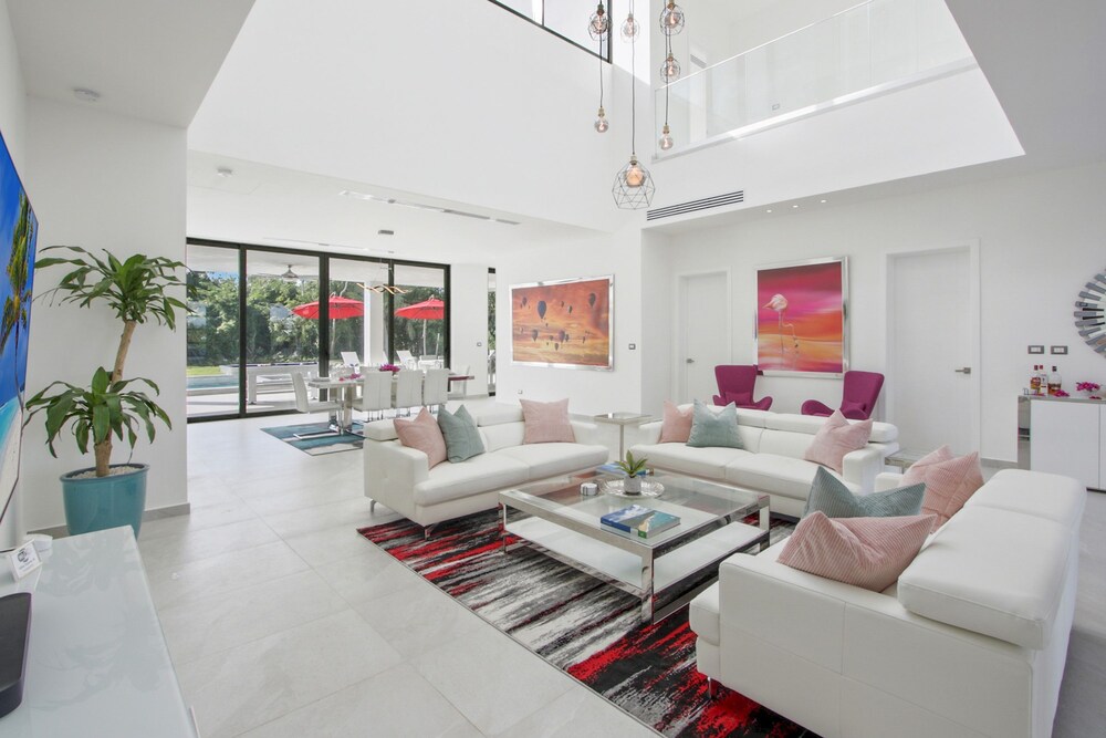 Brand New All-inclusive Villa in Cap Cana With Pool Jacuzzi Chef Butler Maid Golf Cart
